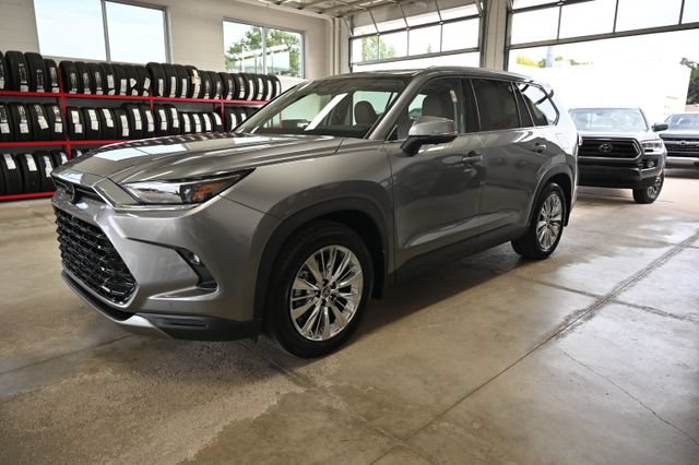 Certified 2026 Toyota Grand Highlander AWD image 8