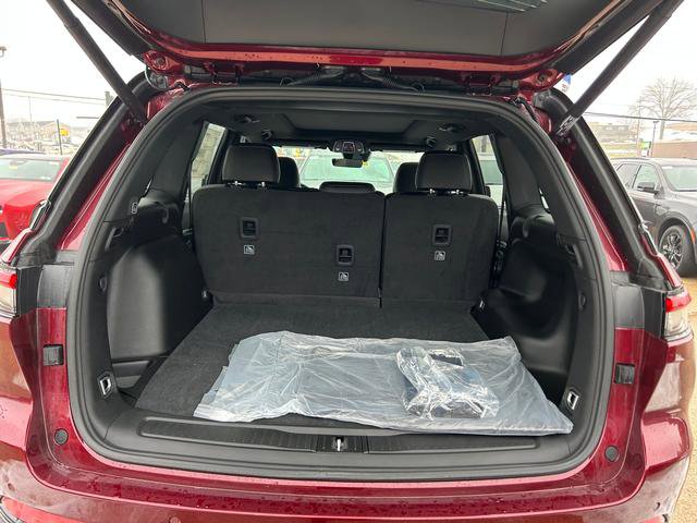 New 2025 Jeep Grand Cherokee Limited w/ Trailer Tow Package image 19