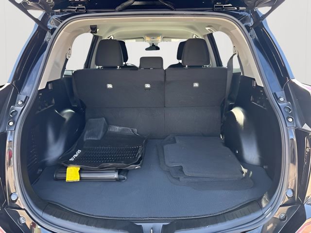 Used 2017 Toyota RAV4 LE FWD image 11