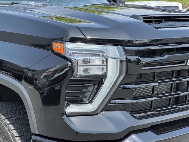 Used 2024 Chevrolet Silverado 3500 LT w/ Midnight Edition AWD/4WD image 7