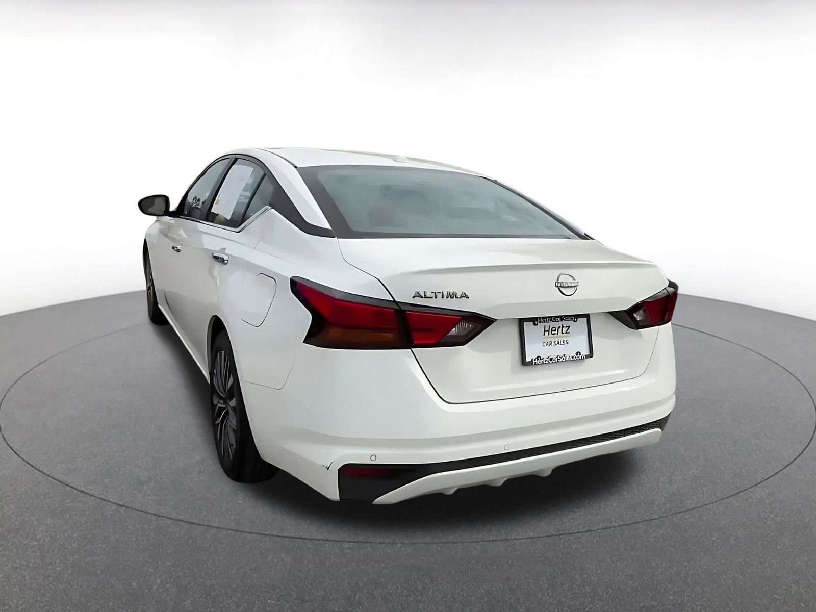 Used 2025 Nissan Altima 2.5 SV FWD image 11