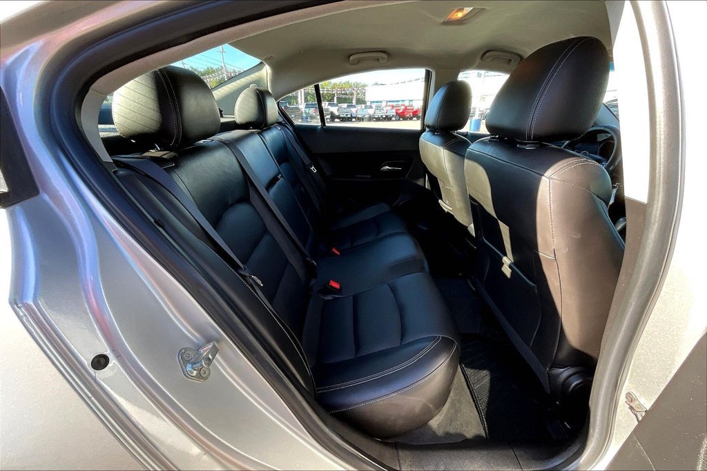 Used 2015 Chevrolet Cruze LT FWD image 21