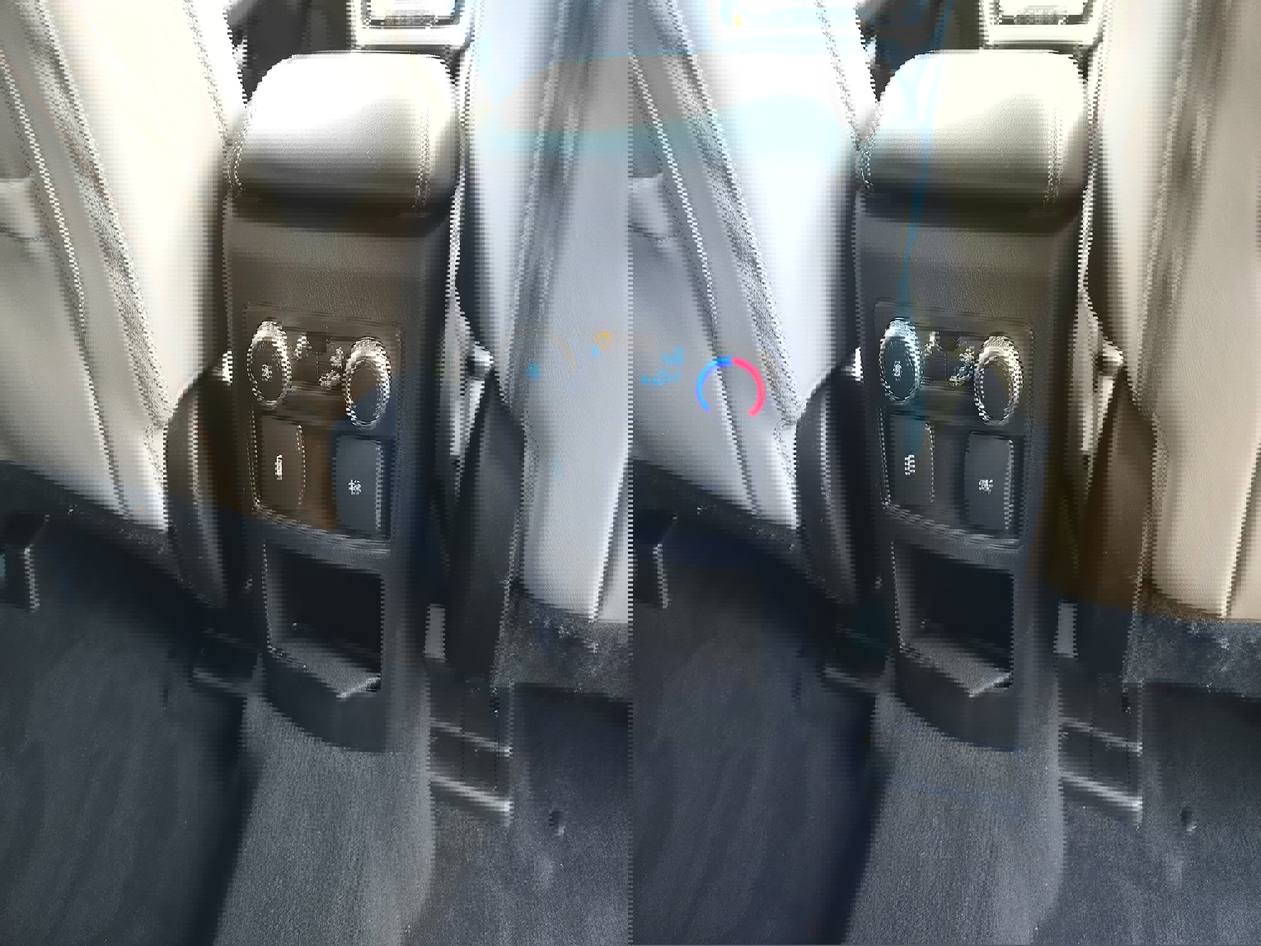 Used 2021 Ford Explorer XLT w/ Equipment Group 202A image 13