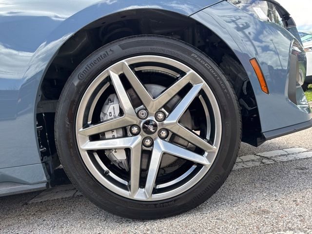 Used 2025 Ford Mustang GT RWD image 9