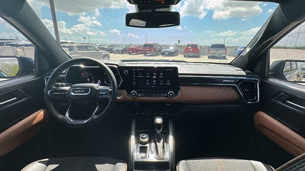 Used 2025 GMC Canyon AT4 image 22