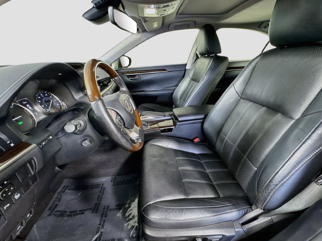 Used 2016 Lexus ES 300h FWD image 18