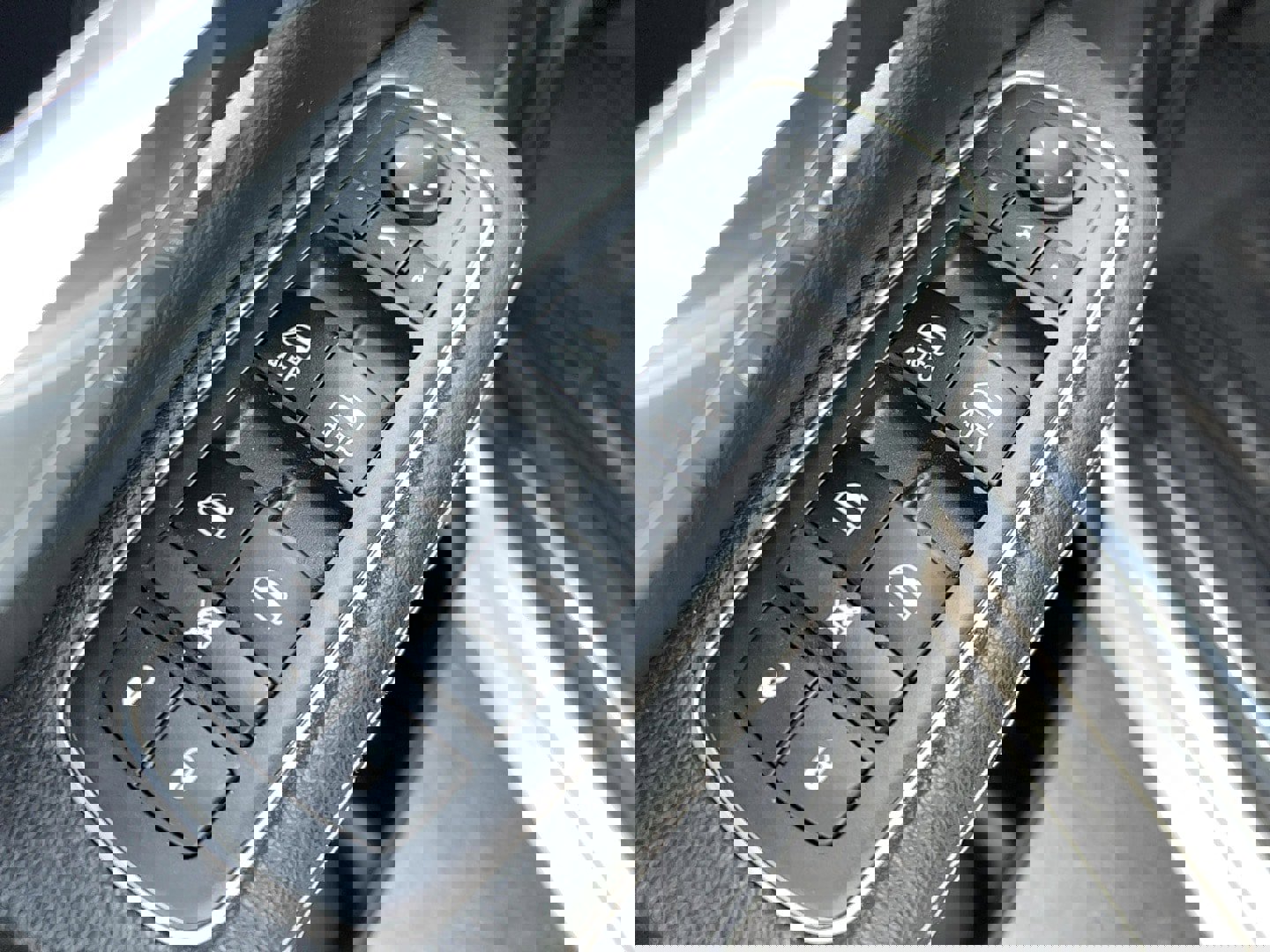 Used 2019 RAM 1500 Laramie image 13