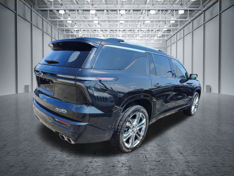 Certified 2025 Chevrolet Traverse High Country w/ LPO, Floor Liner Package AWD/4WD image 4