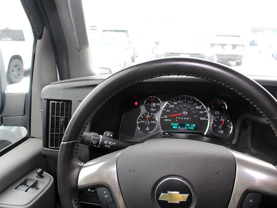 Used 2018 Chevrolet Express 2500 w/ Driver Convenience Package image 13