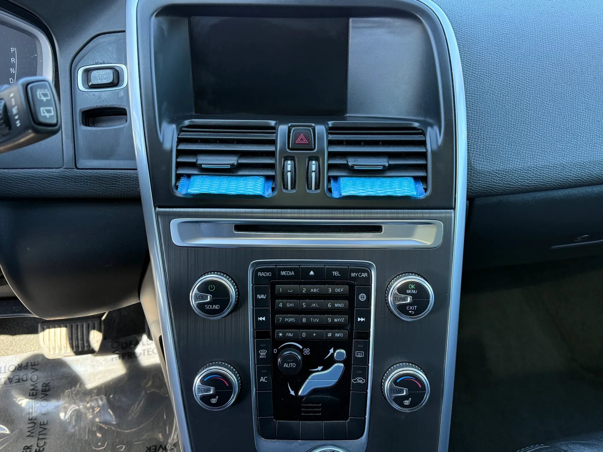 Used 2015 Volvo XC60 T6 AWD/4WD image 27