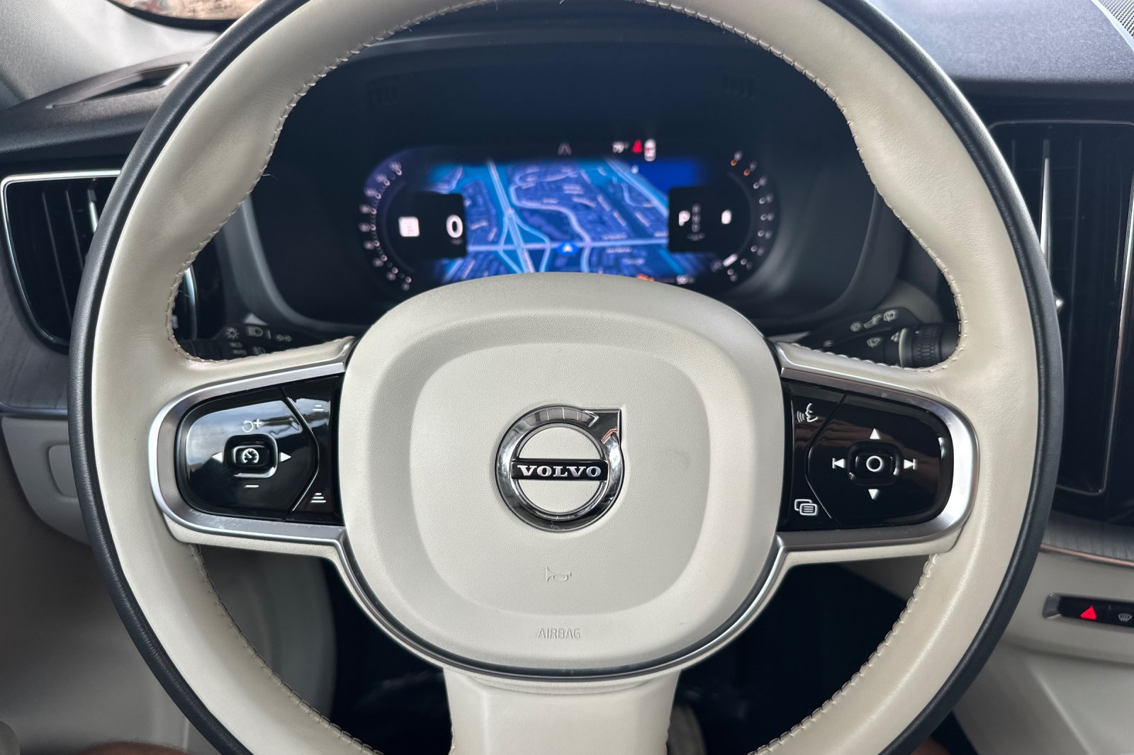 Certified 2023 Volvo XC60 B5 Plus w/ Climate Package FWD image 28