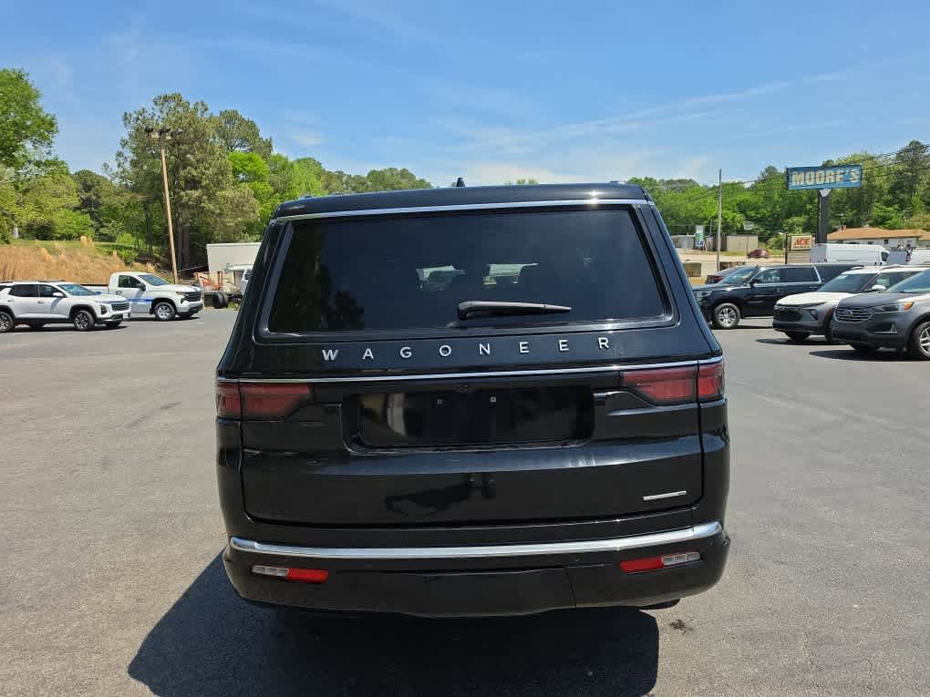 Used 2024 Jeep Wagoneer Series II w/ Flexible Seating Group RWD image 4
