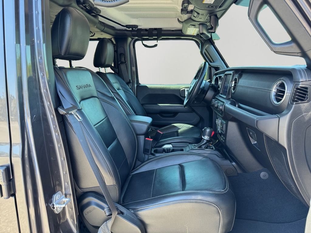 Used 2018 Jeep Wrangler Unlimited Sahara image 12