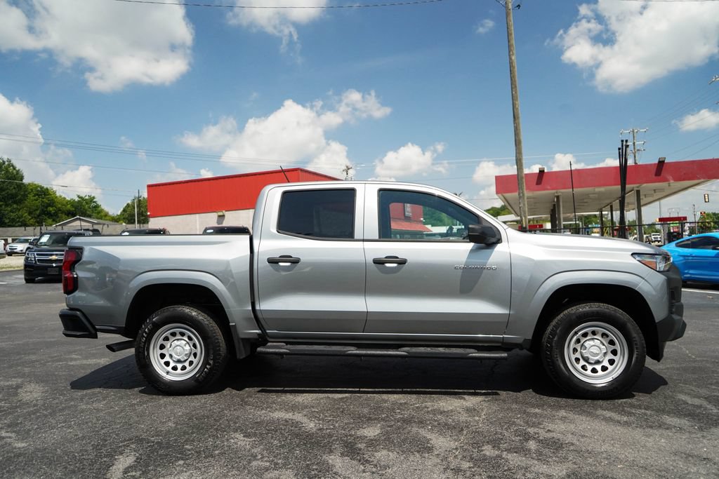 Used 2025 Chevrolet Colorado W/T RWD image 2