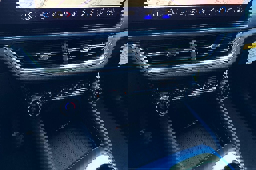 New 2026 Chevrolet Equinox EV LT image 21