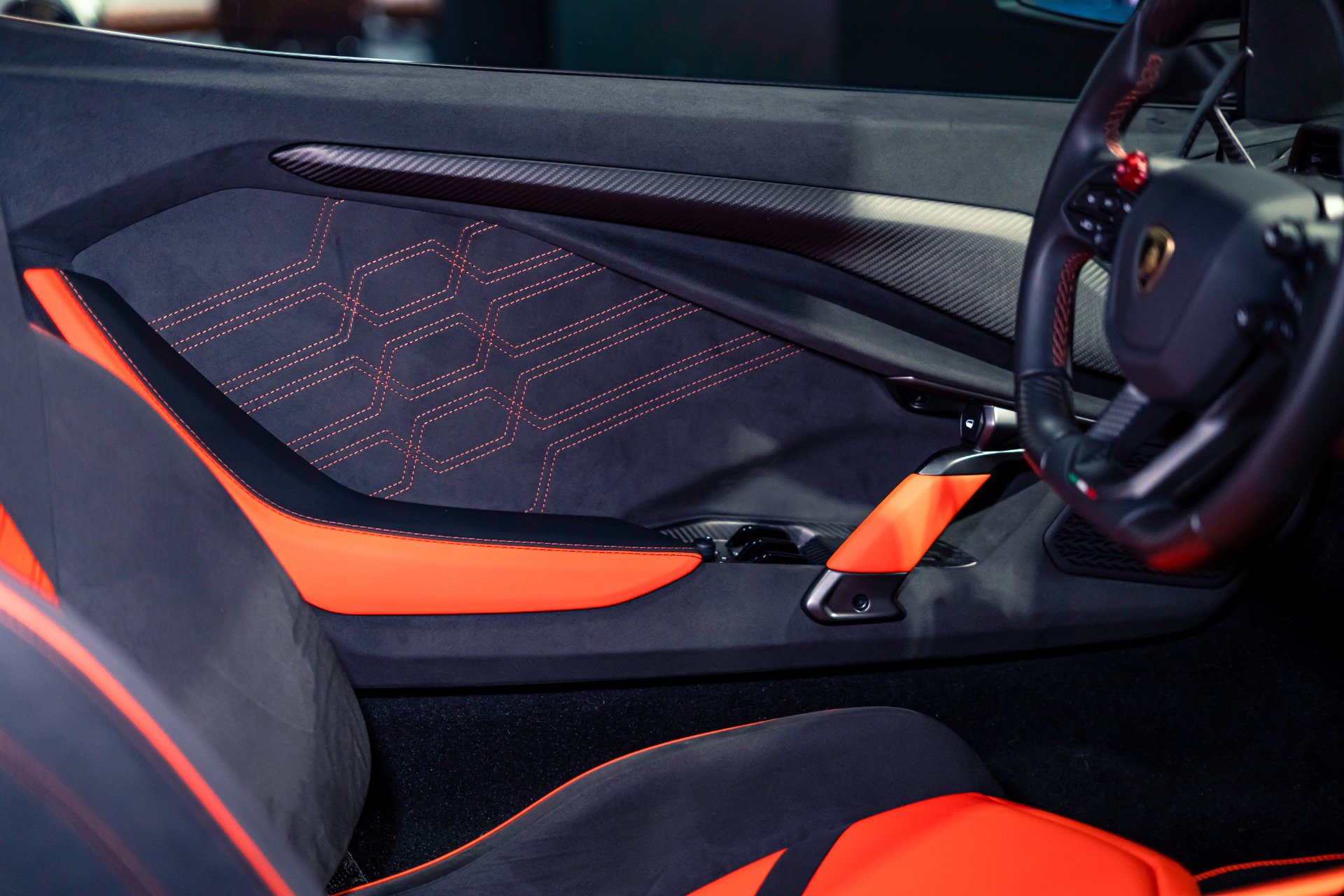Used 2025 Lamborghini Revuelto AWD/4WD image 18