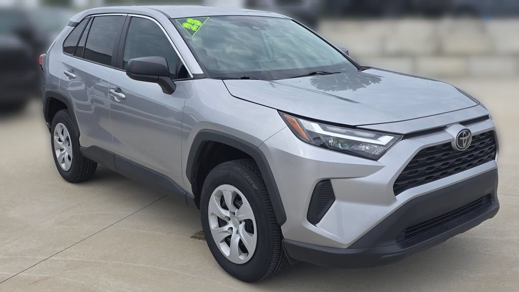 Used 2023 Toyota RAV4 LE FWD image 7