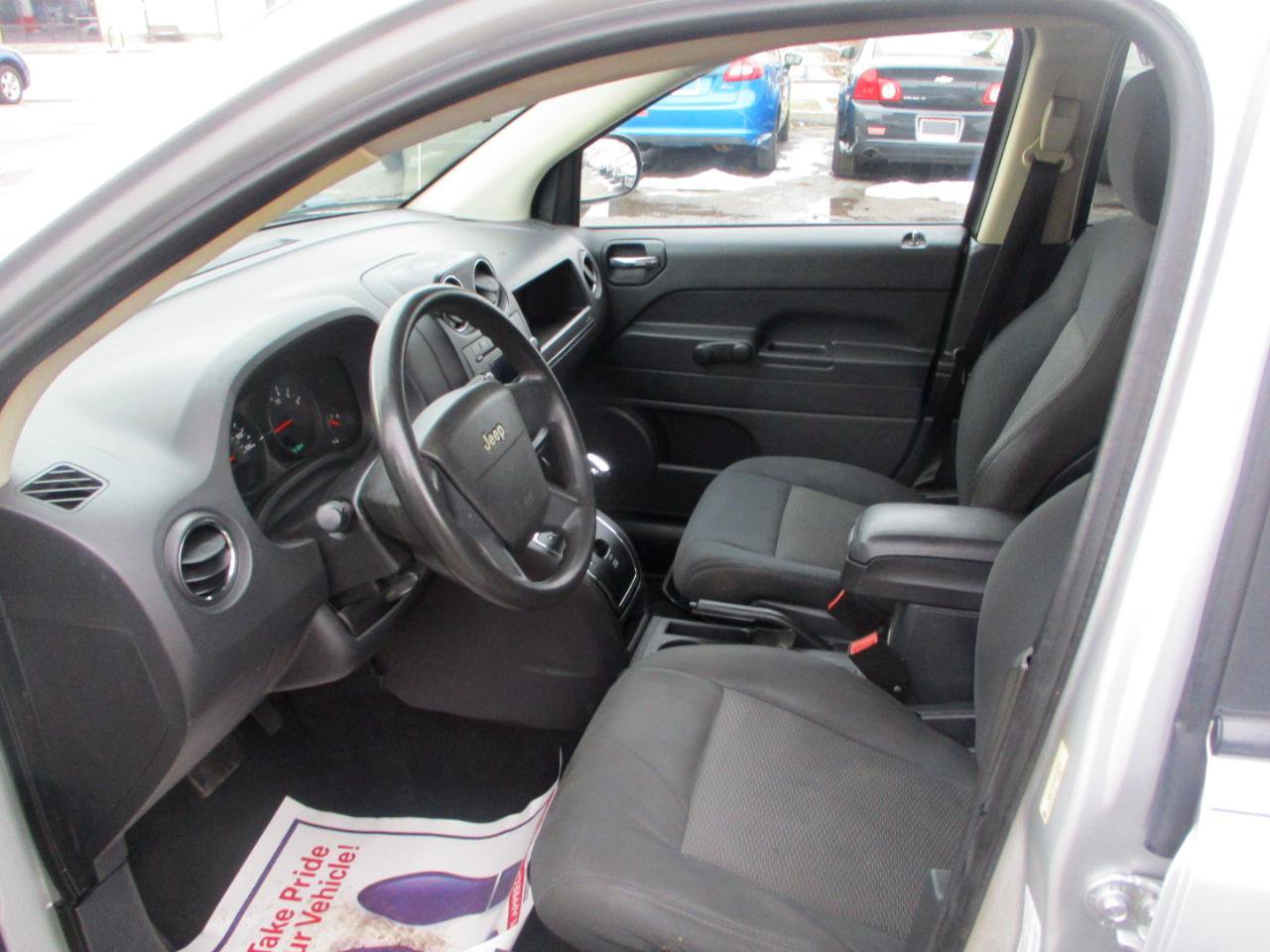 Used 2010 Jeep Compass Sport FWD image 10