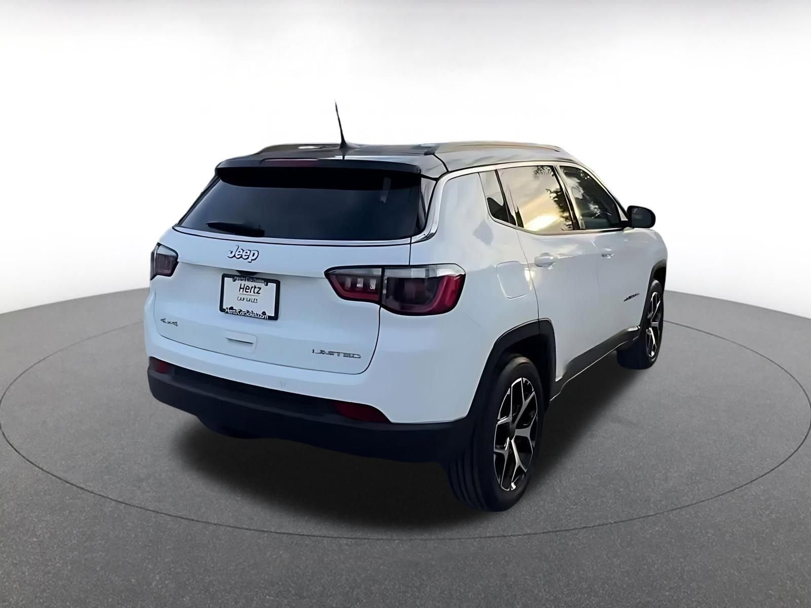 Used 2025 Jeep Compass Limited image 14