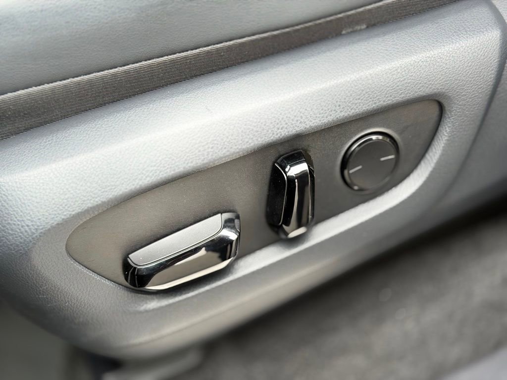 Used 2024 Lexus GX 550 w/ Accessory Package (Z1) image 17