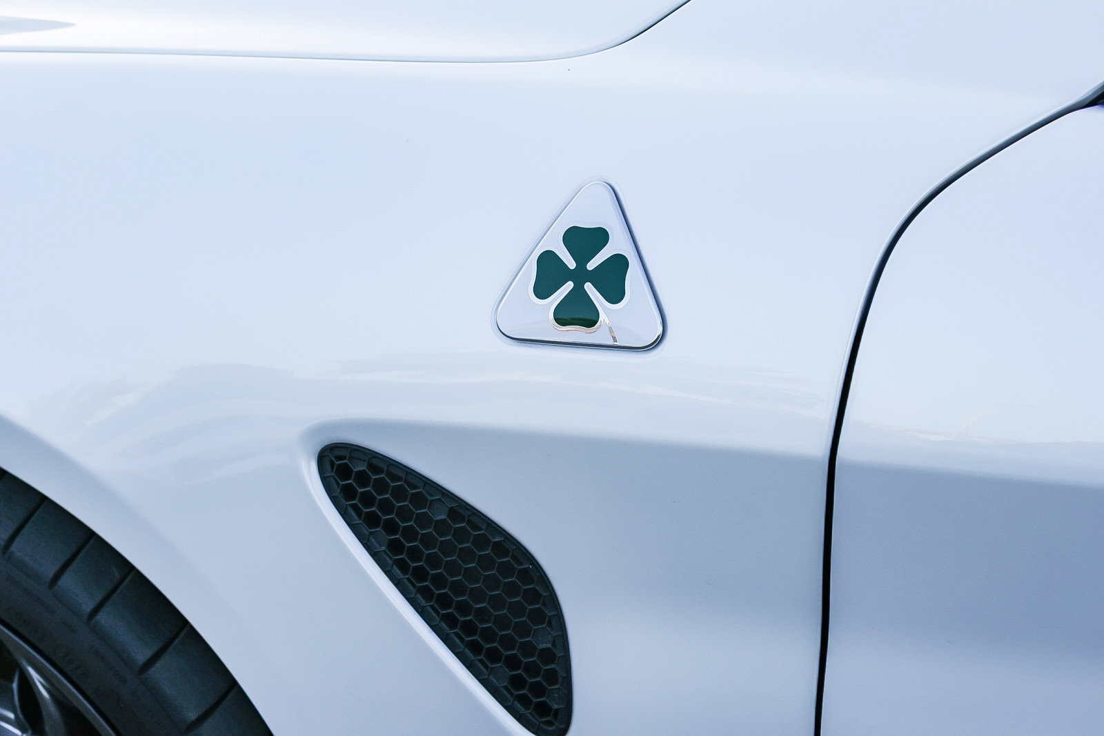 Used 2019 Alfa Romeo Giulia Quadrifoglio w/ Driver Assist Dynamic Package RWD image 9