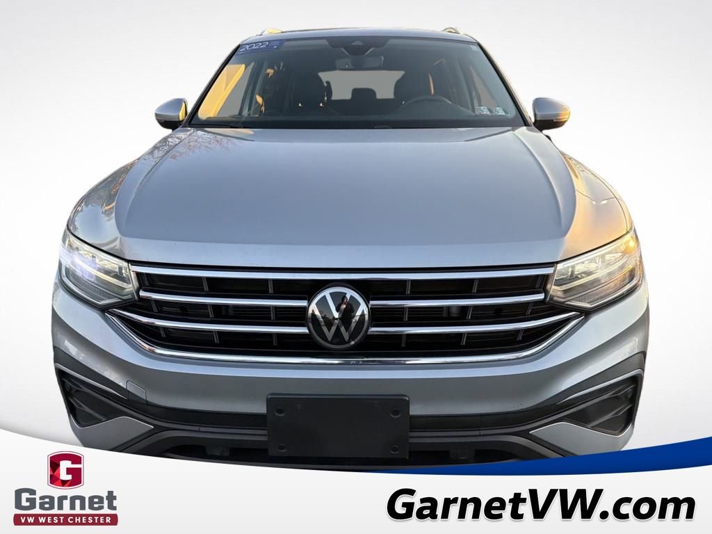 Certified 2022 Volkswagen Tiguan SE image 9