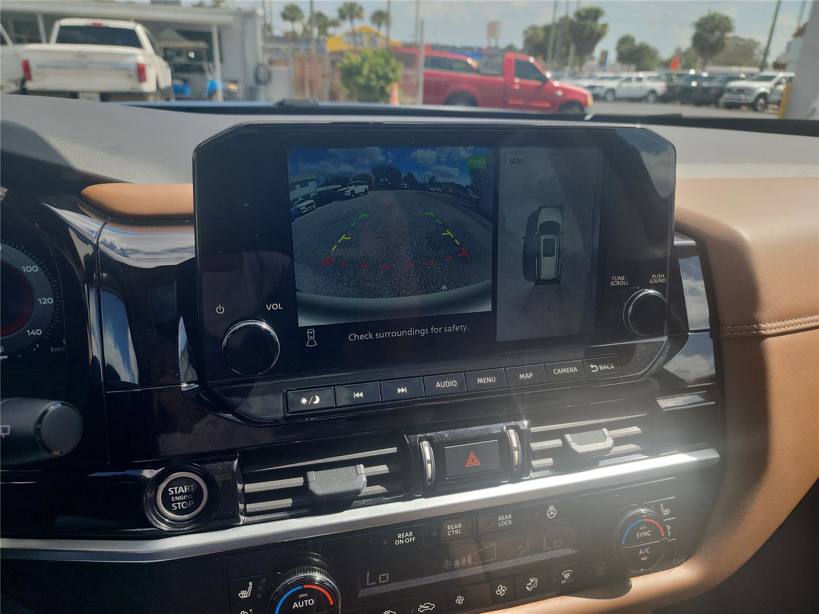 Used 2024 Nissan Pathfinder Platinum w/ Cargo Package image 33