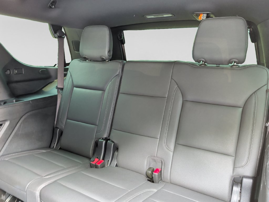 Used 2025 Chevrolet Tahoe Z71 AWD/4WD image 33