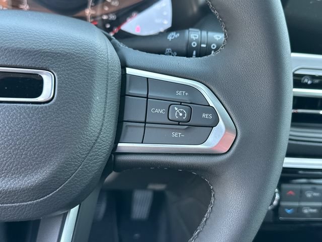 New 2026 Jeep Compass Latitude AWD/4WD image 17