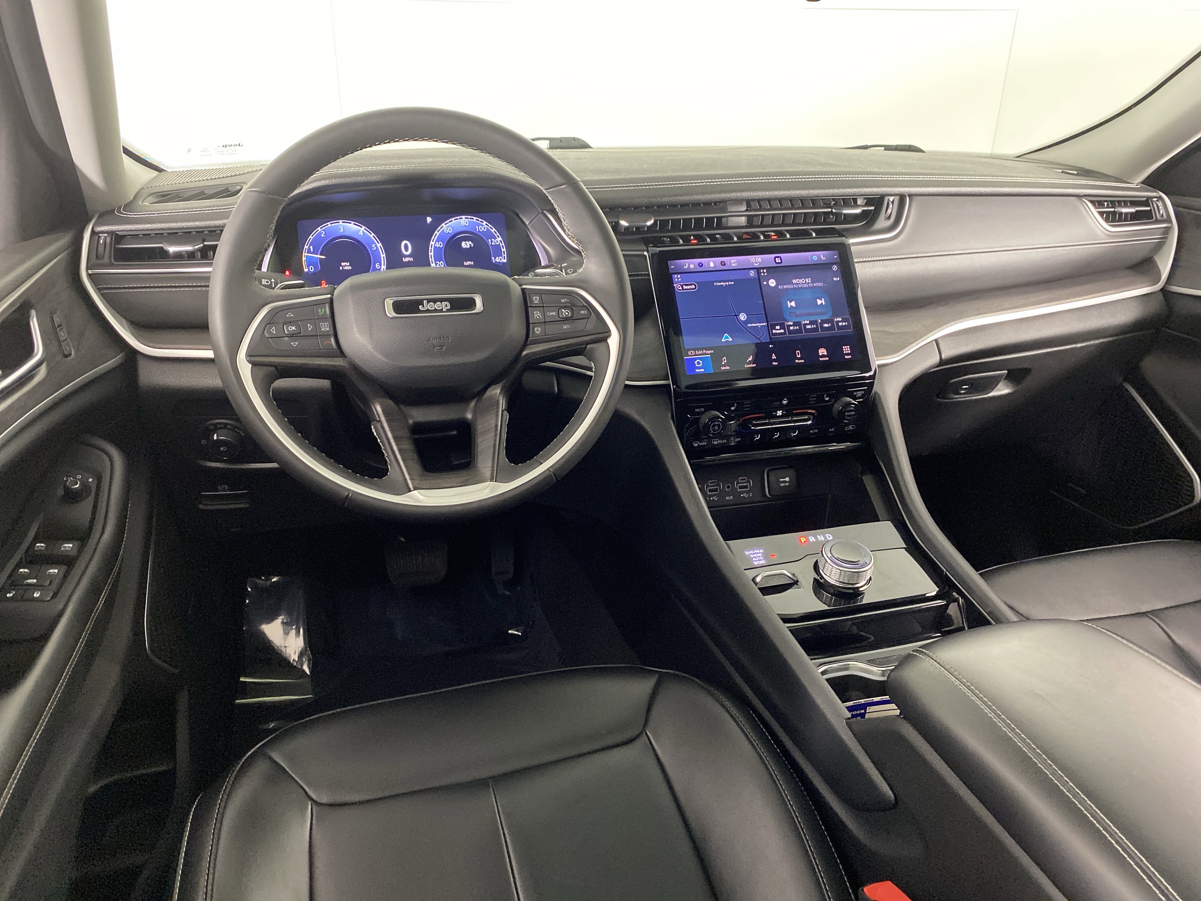 Used 2023 Jeep Grand Cherokee Limited AWD/4WD image 20