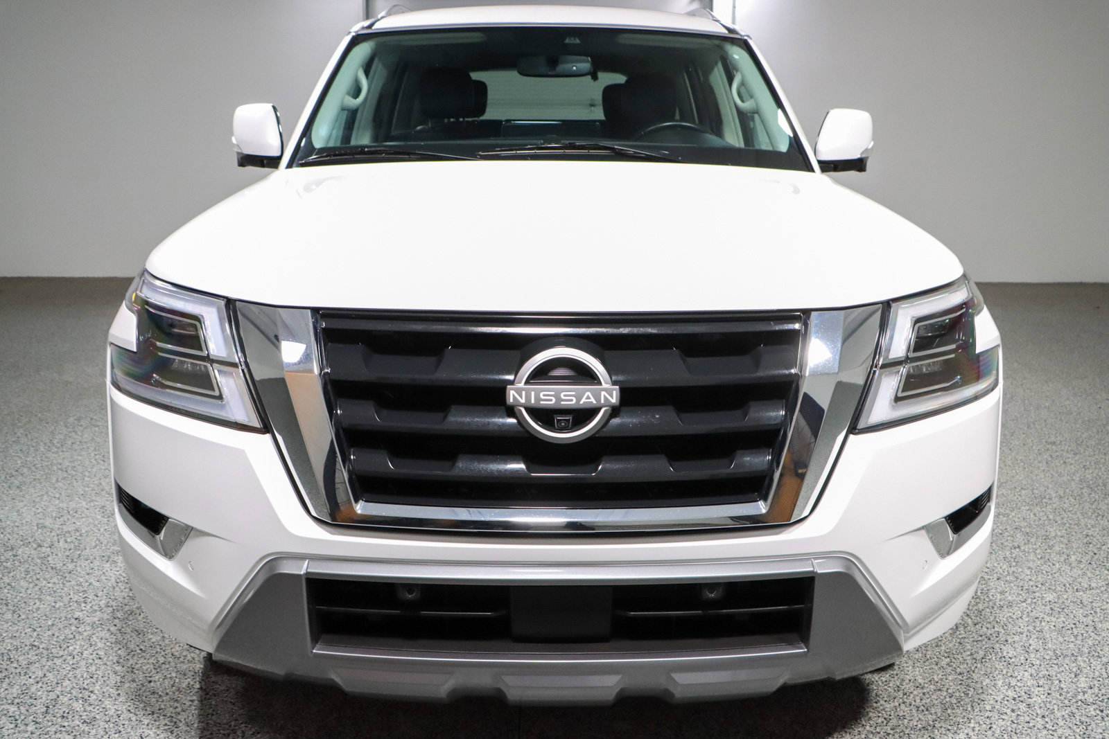 Used 2024 Nissan Armada SL w/ Captain's Chairs Package image 4