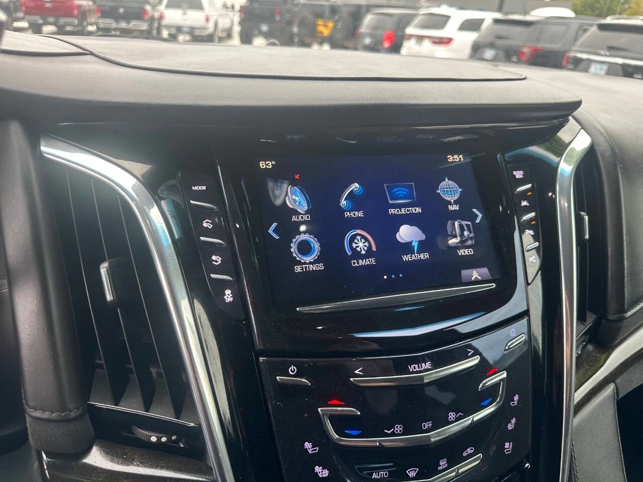 Used 2017 Cadillac Escalade ESV Platinum image 11