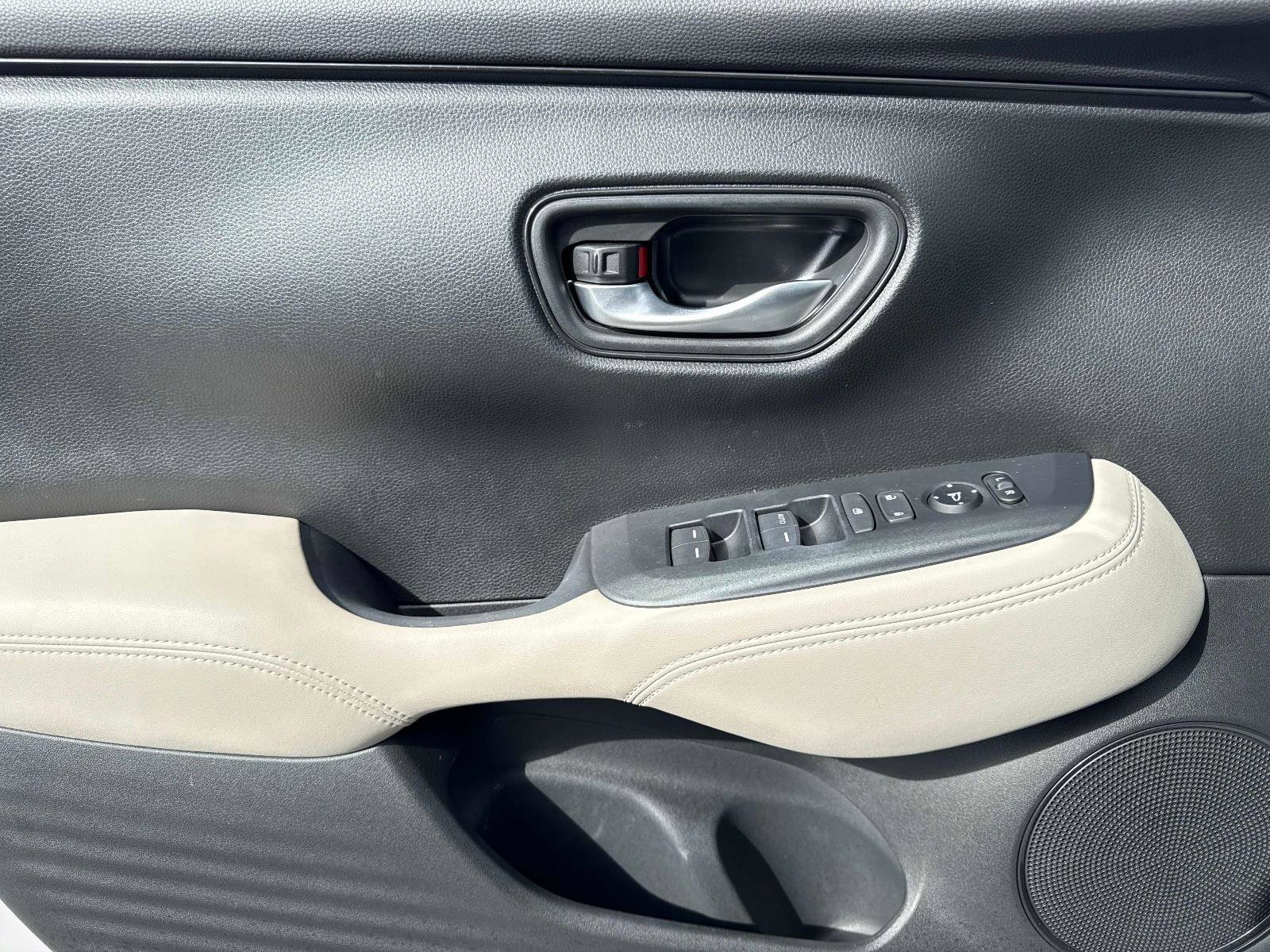 Certified 2023 Honda HR-V LX image 17