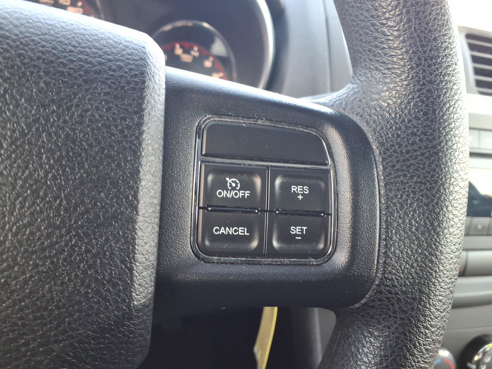 Used 2014 Dodge Avenger SE FWD image 17