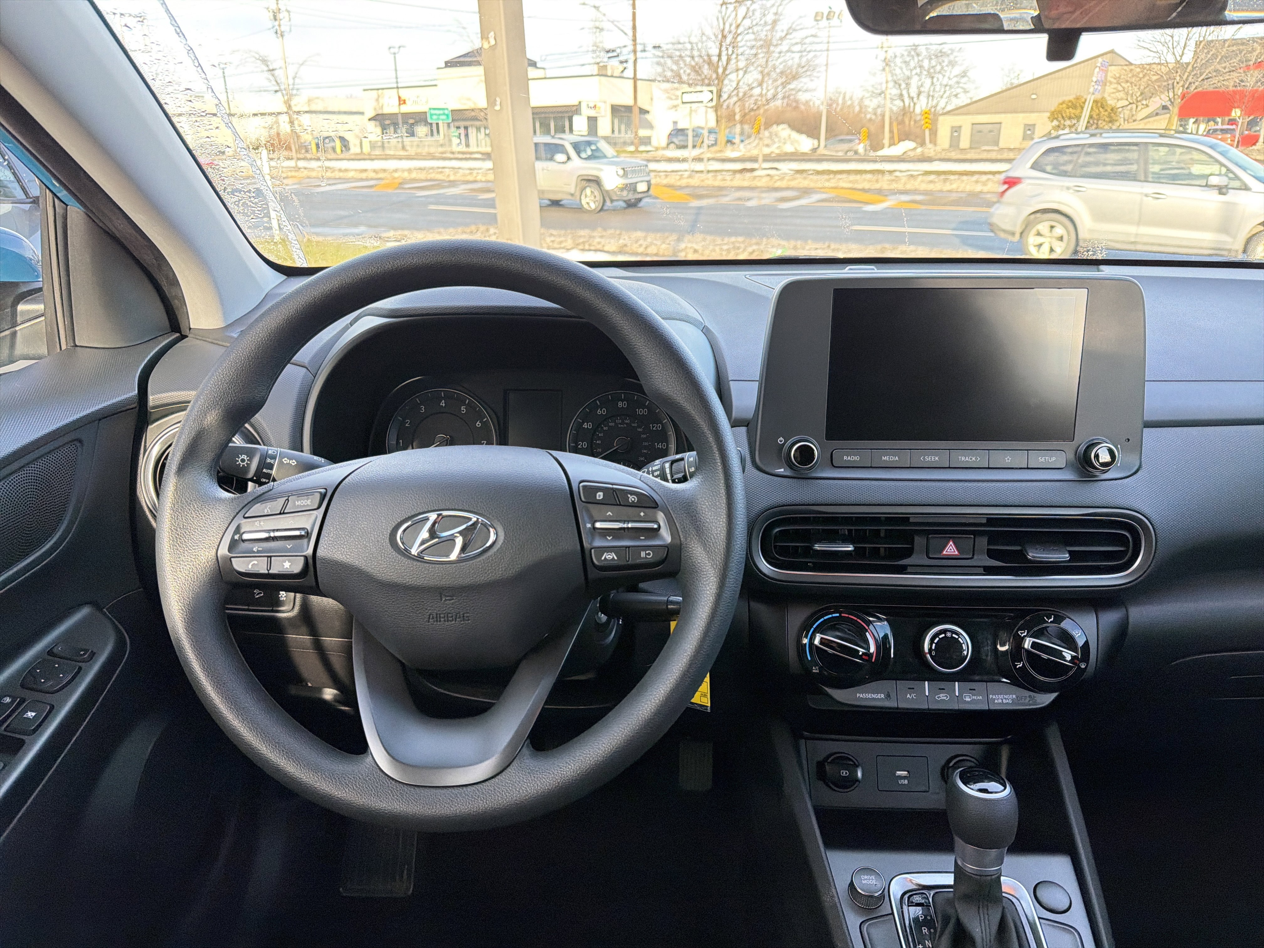 Used 2022 Hyundai Kona SE image 10