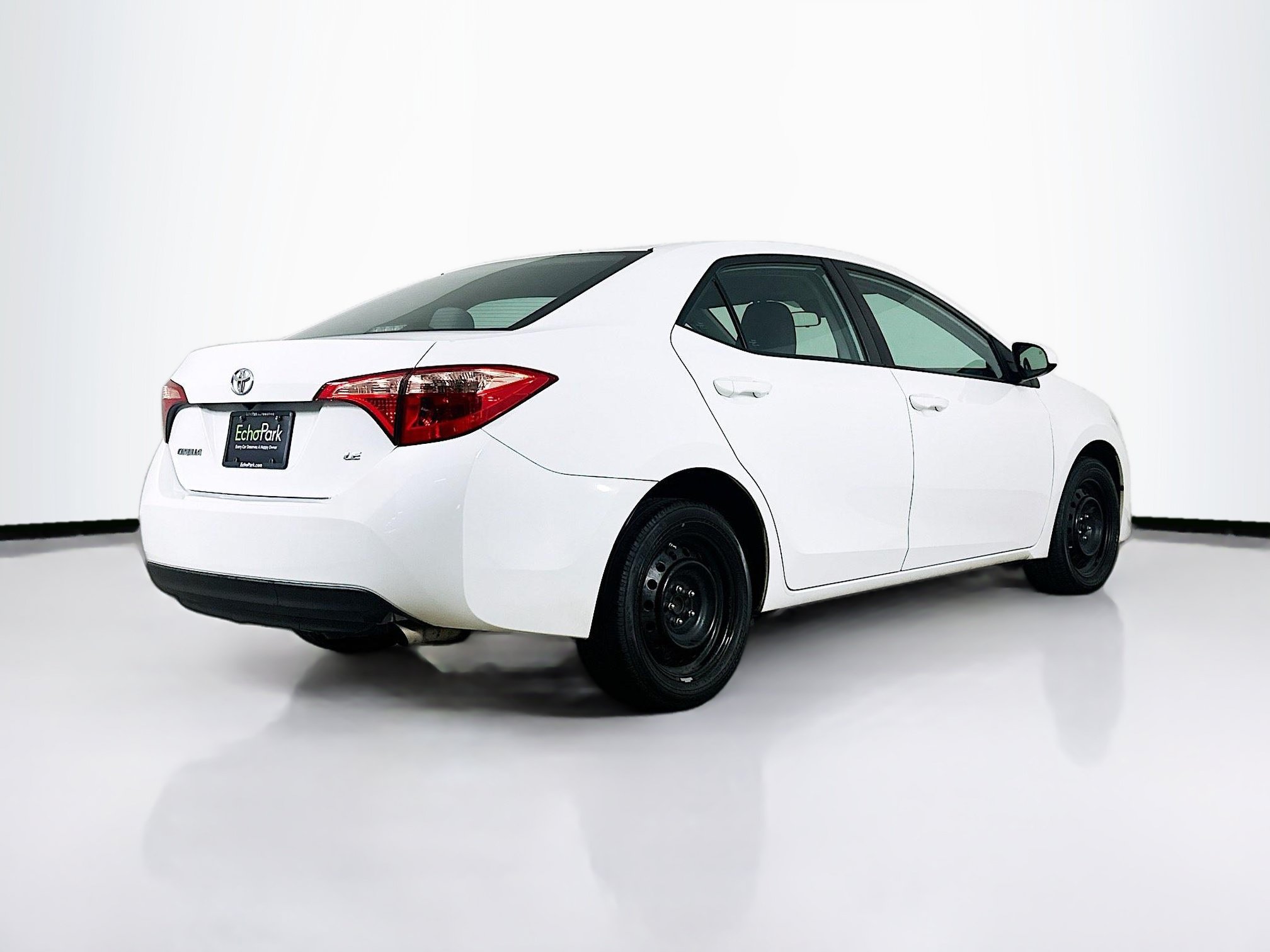 Used 2017 Toyota Corolla LE FWD image 9
