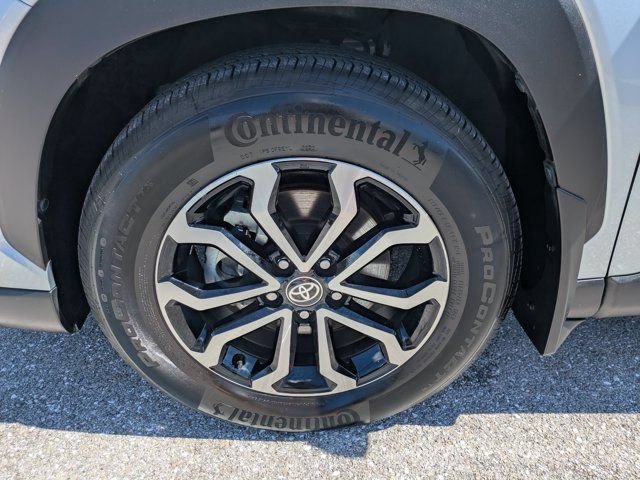 Used 2023 Toyota Corolla Cross AWD Hybrid w/ Moonroof Package image 11