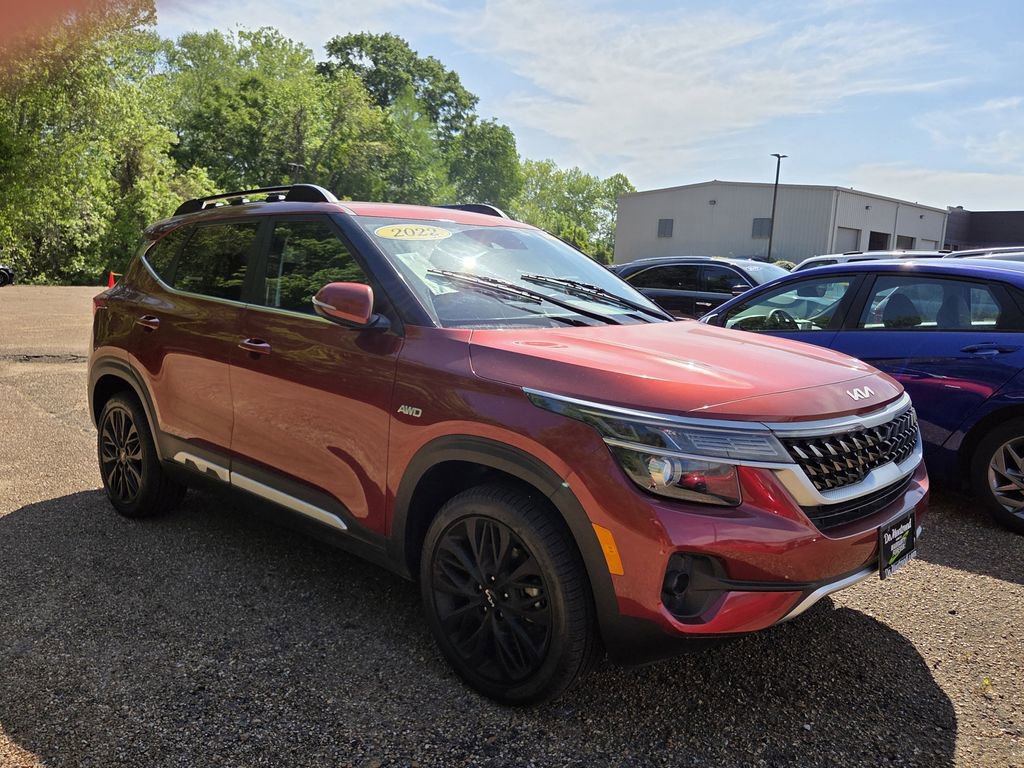 Used 2022 Kia Seltos Nightfall Edition image 9