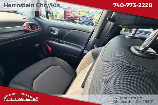 Used 2023 Jeep Renegade Trailhawk AWD/4WD image 21