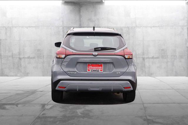 Used 2023 Nissan Kicks SR w/ SR Premium Package FWD image 6