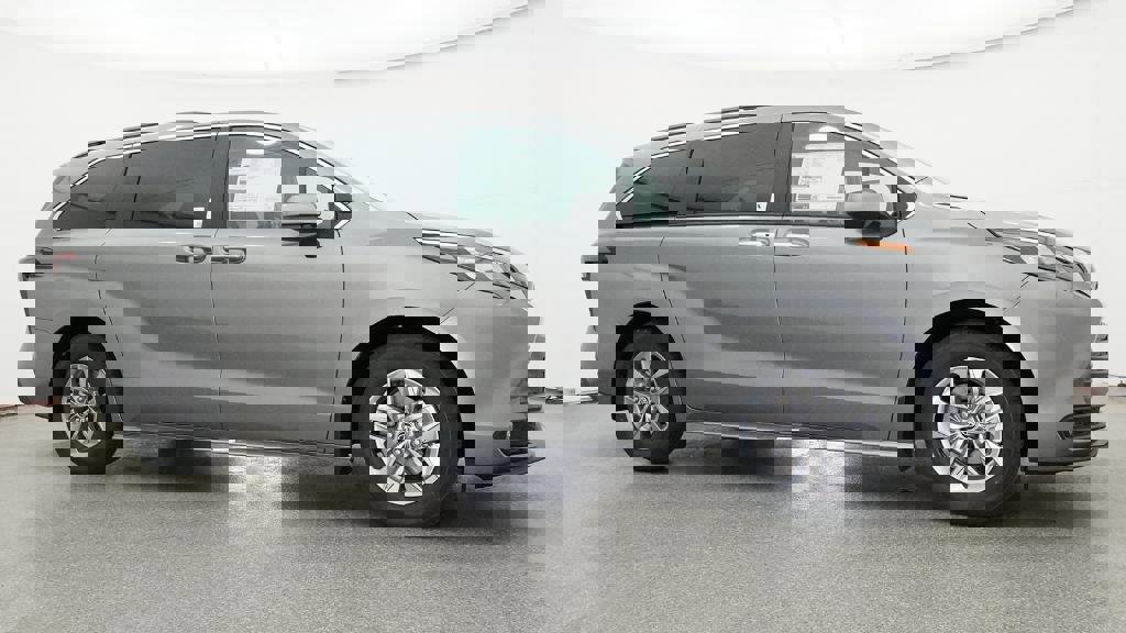 New 2026 Toyota Sienna XLE image 9