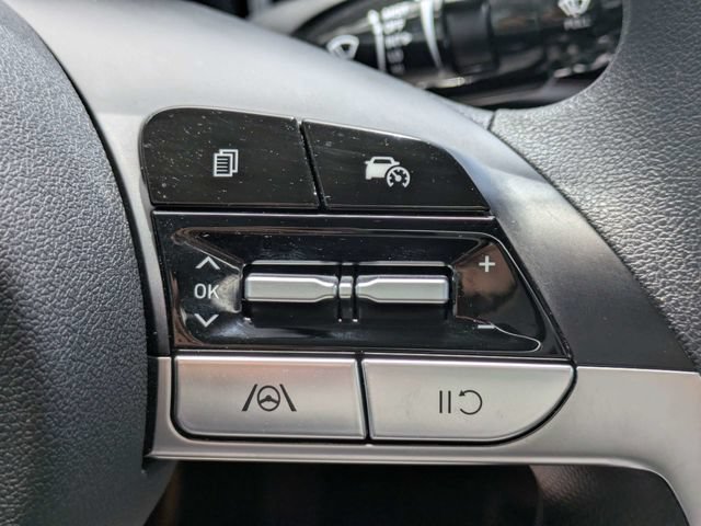 Used 2024 Hyundai Elantra SEL FWD image 23