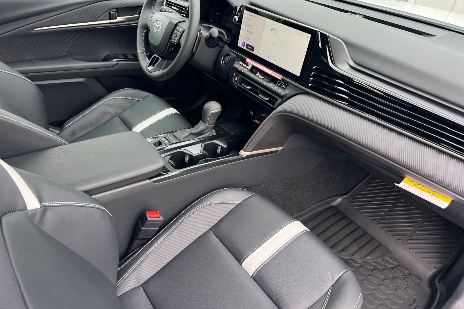 New 2026 Toyota Camry Hybrid w/ Multimedia Upgrade Package image 12