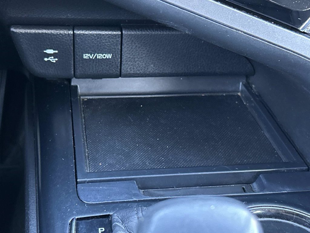 Used 2018 Toyota Camry SE FWD image 37