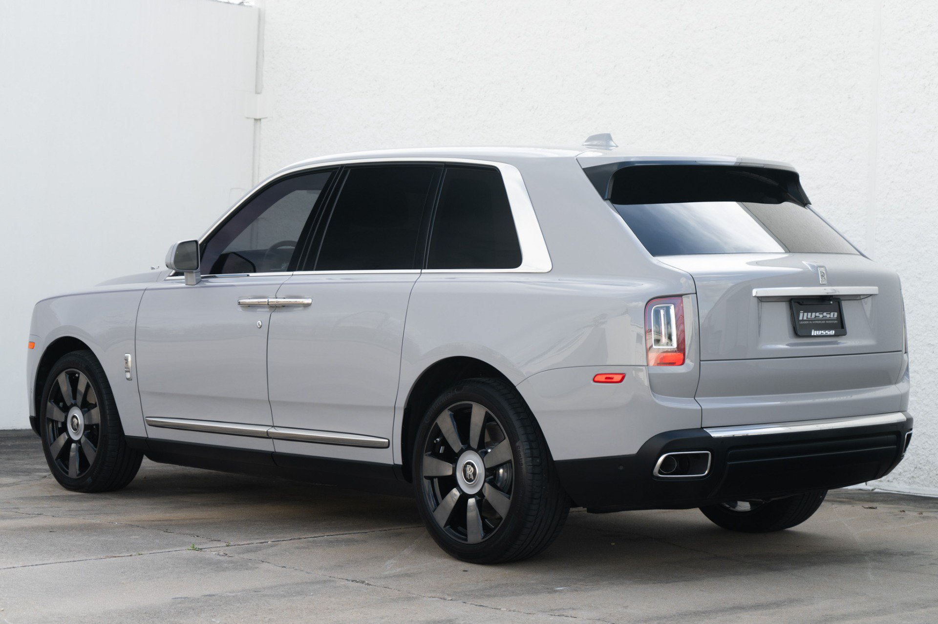 Used 2024 Rolls-Royce Cullinan AWD/4WD image 8
