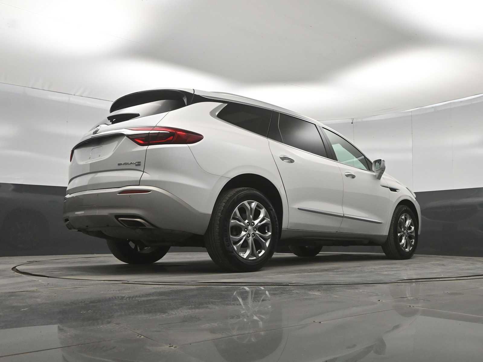 Used 2019 Buick Enclave Avenir w/ Avenir Technology Package AWD/4WD image 37