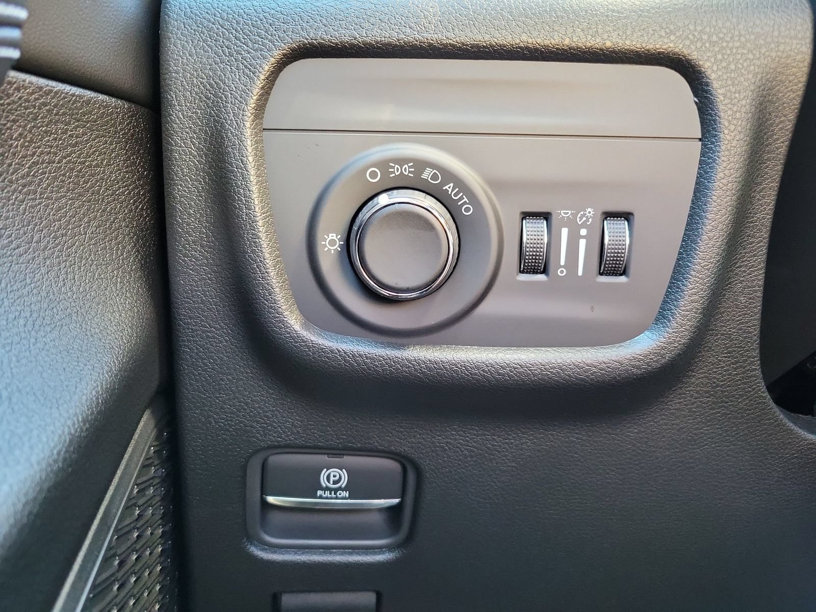 New 2027 Jeep Grand Cherokee Altitude RWD image 23
