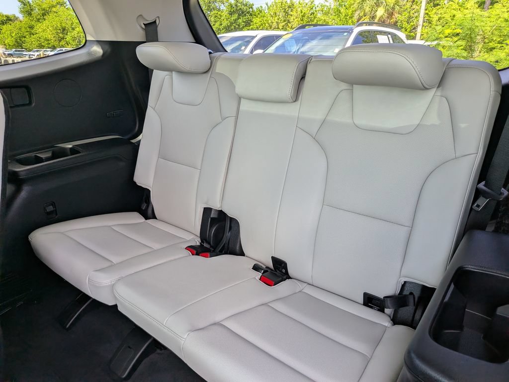 Certified 2024 Kia Telluride EX w/ EX Captain's Chair Package FWD image 20