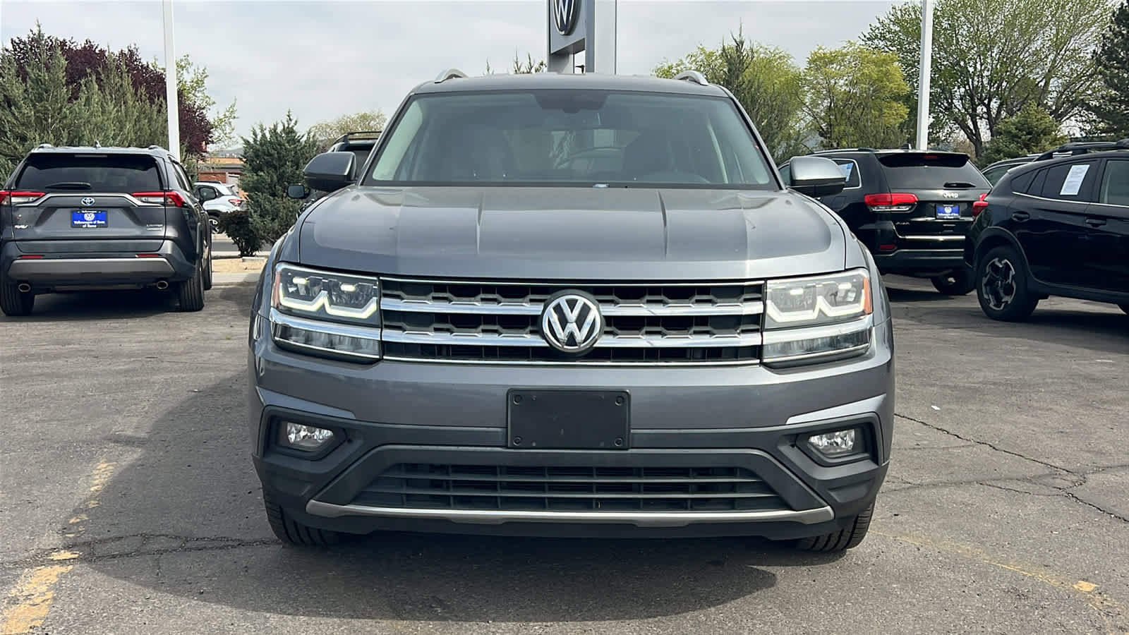 Used 2018 Volkswagen Atlas SE image 2