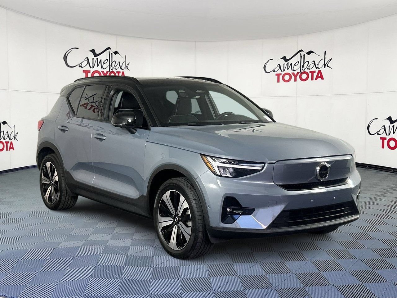 Used 2023 Volvo XC40 Recharge Plus AWD/4WD image 3